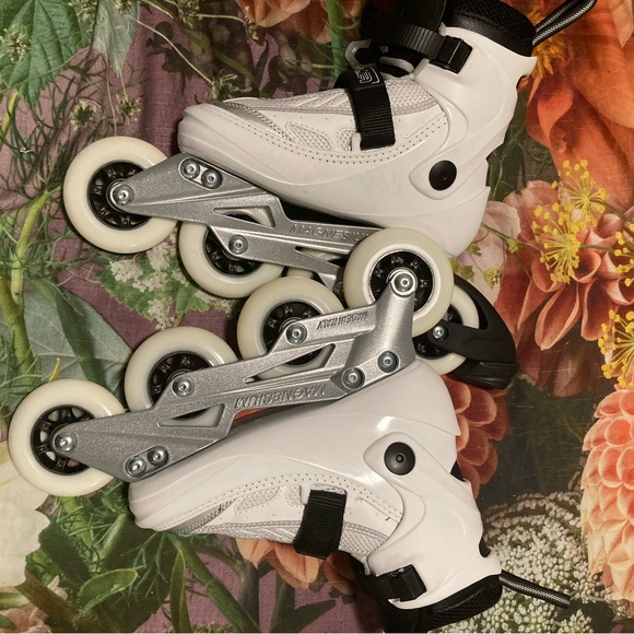 White Inline Skates - Picture 2 of 4